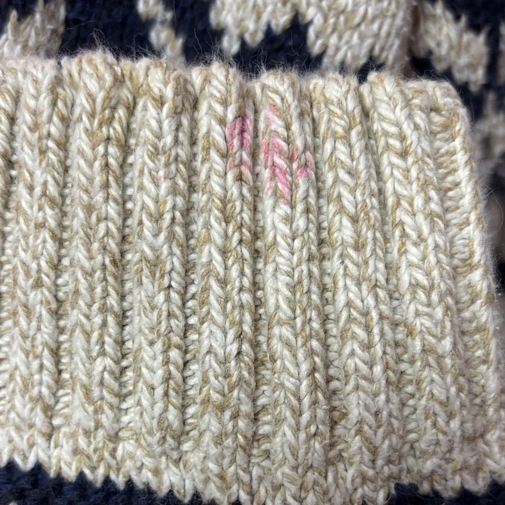 Cozy Retriever Cream and Black Knit Sweater Size: X Large